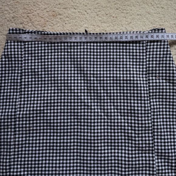 COPY - brandy mini skirt - Picture 4 of 6